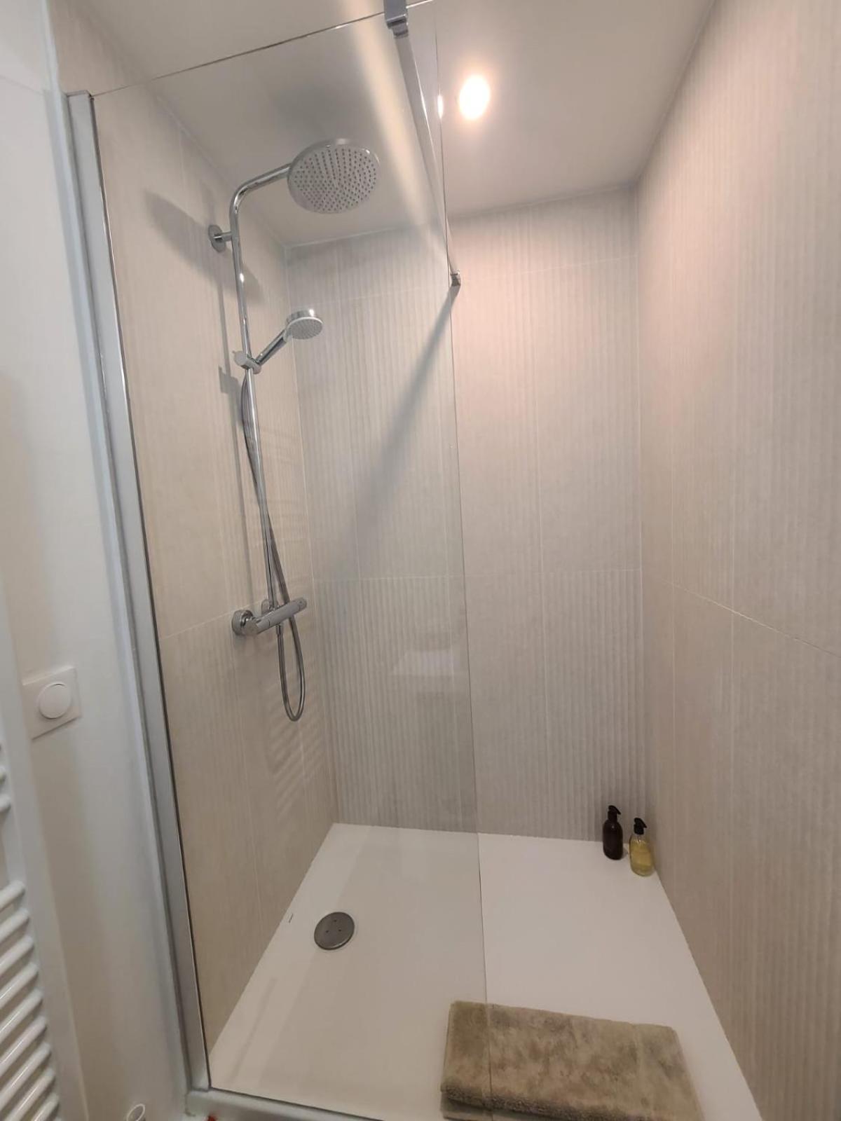 Superbe Appartement Familial En Coeur De Ville - Parking - Petit Dej Sur Demande La Ciotat Ngoại thất bức ảnh